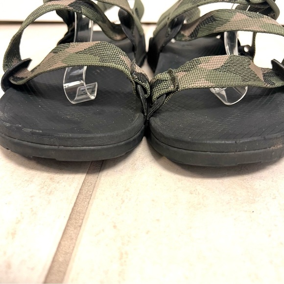 Chaco Men\'s Z/cloud Lowdown sport Sandal camo comfy hiking military size 11